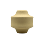 beige snackbal van natuurlijk rubber voor honden voor mentale uitdaging